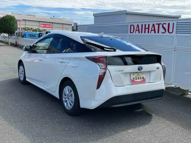 Toyota Prius 2016 photo 3