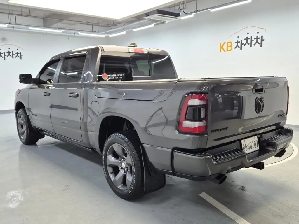 Dodge Ram Pickup 2019 photo 2