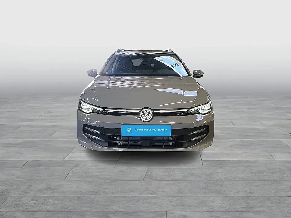 Volkswagen Golf 2026 photo 2