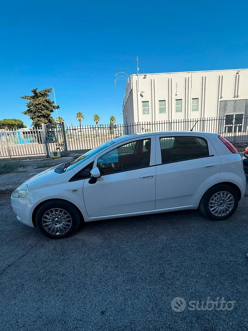 Fiat Punto 2010 photo 3