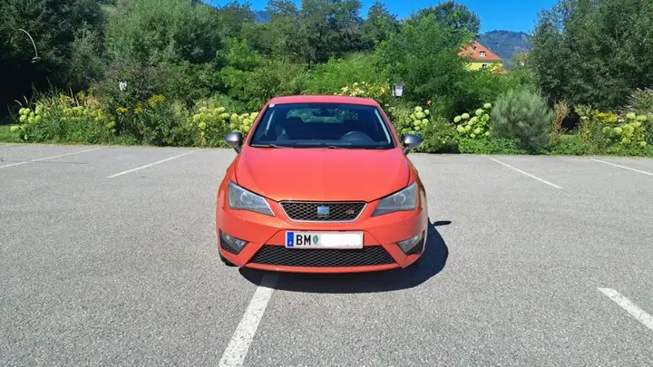 Seat Ibiza 2015 photo 2
