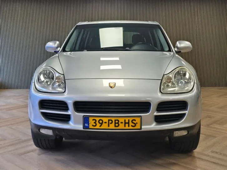 Porsche Cayenne 2004 photo 2