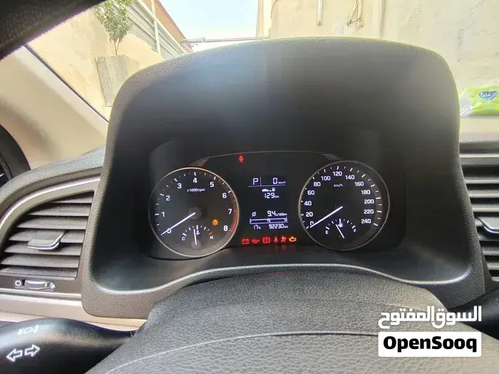 Hyundai Elantra 2018 photo 2