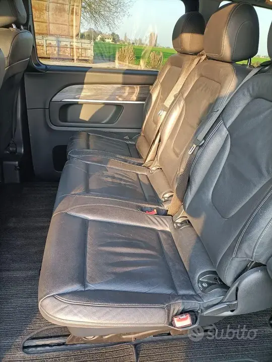 Mercedes-Benz V-Class 2022 photo 2