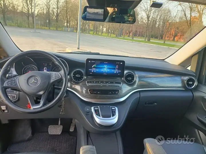 Mercedes-Benz V-Class