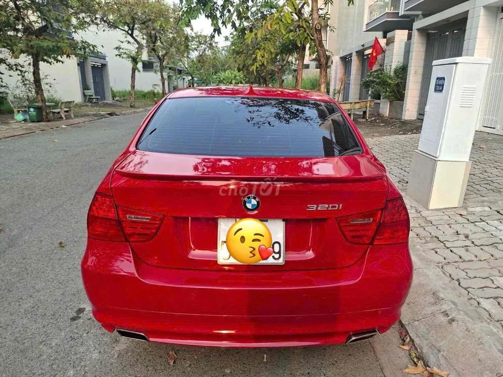 BMW 3 Series 2011 photo 5
