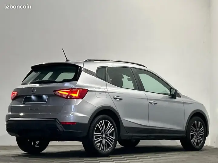 Seat Arona 2023 photo 3