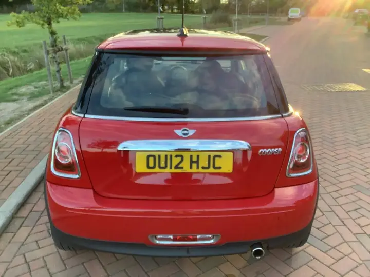 Mini Hatch 2012 photo 4