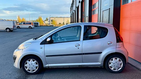 Peugeot 107 2012 photo 5