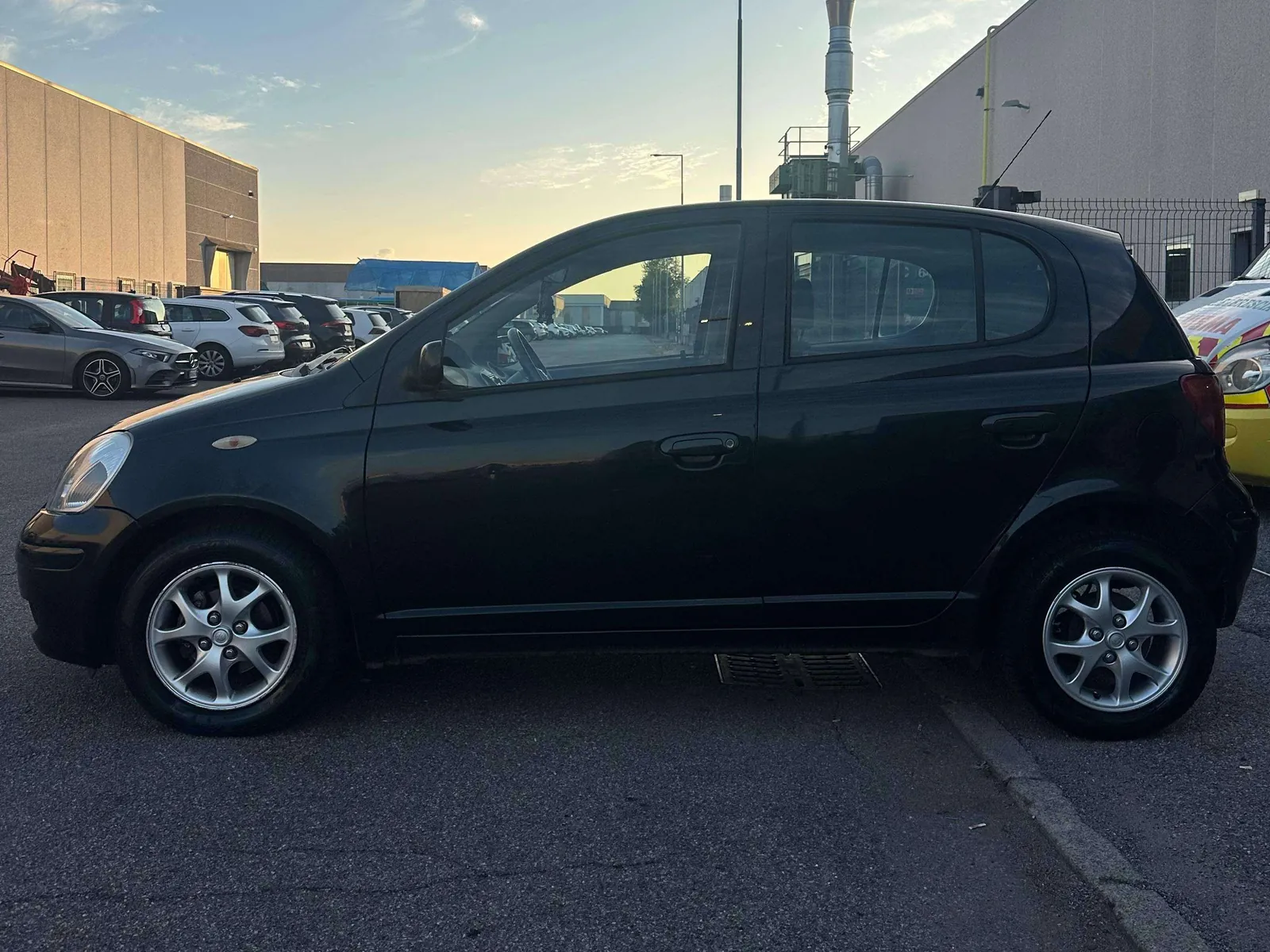 Toyota Yaris 2005 photo 4