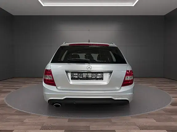 Mercedes-Benz C180 2012 photo 4