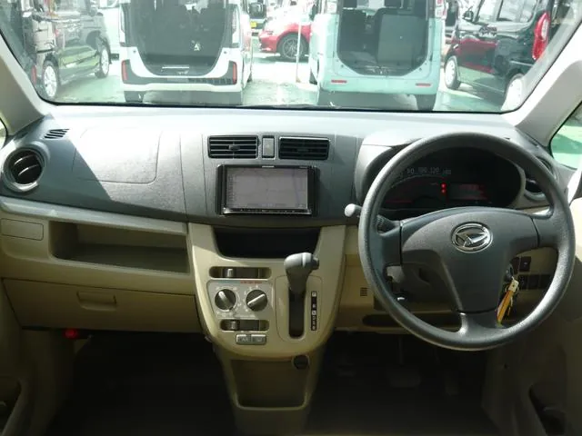 Daihatsu Move 2013 photo 2