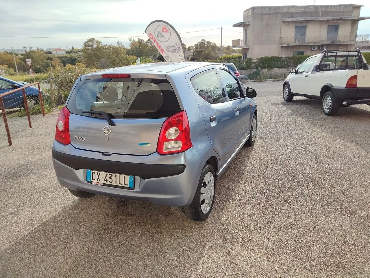Nissan Pixo 2009 photo 3
