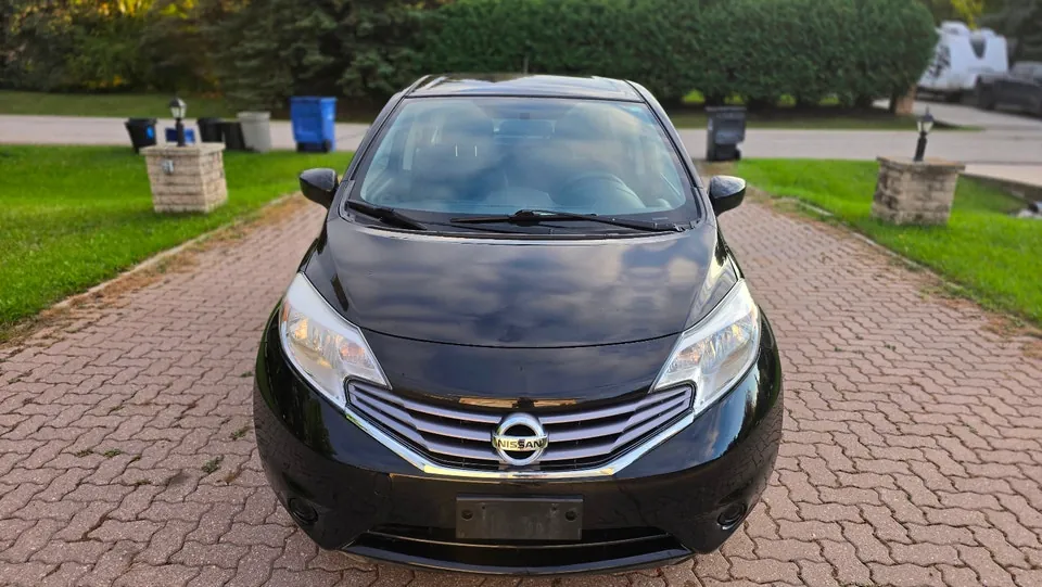 Nissan Versa 2015 photo 2