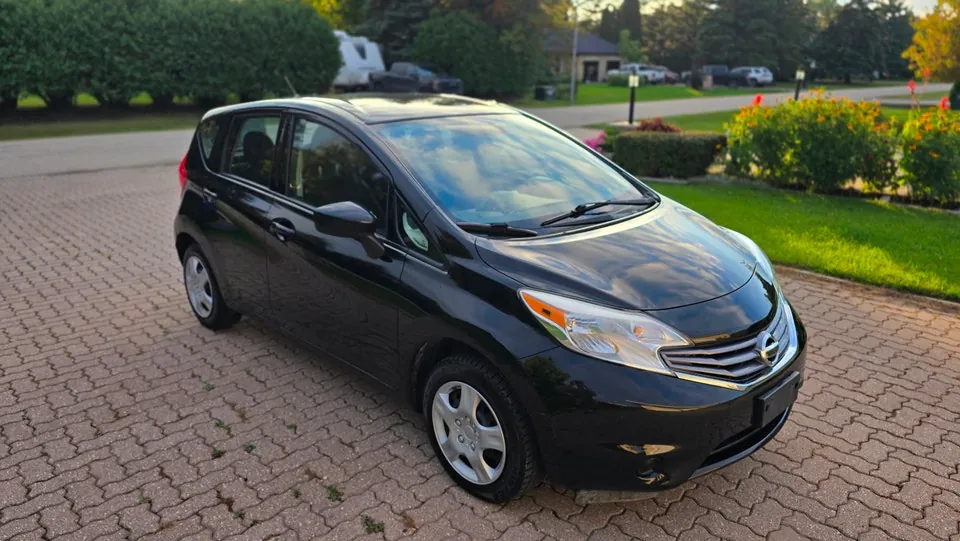 Nissan Versa 2015 photo 3