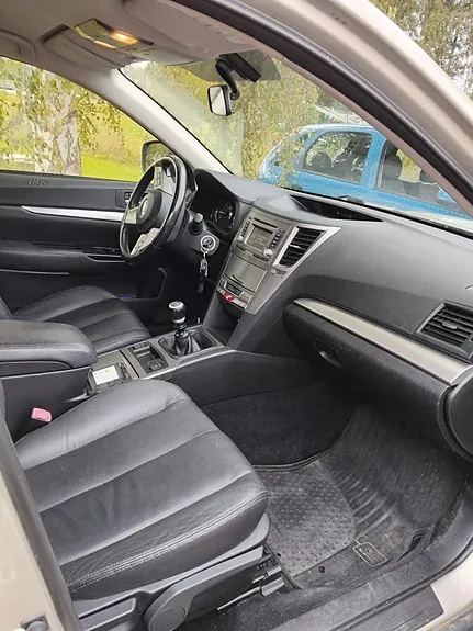 Subaru Outback 2012 photo 3