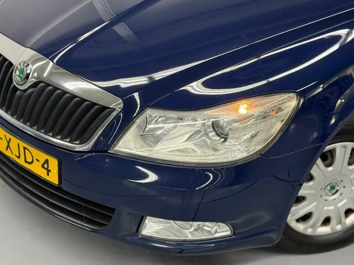 Skoda Octavia 2012 photo 2