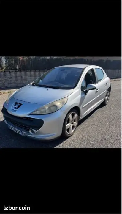 Peugeot 207 2006 photo 2