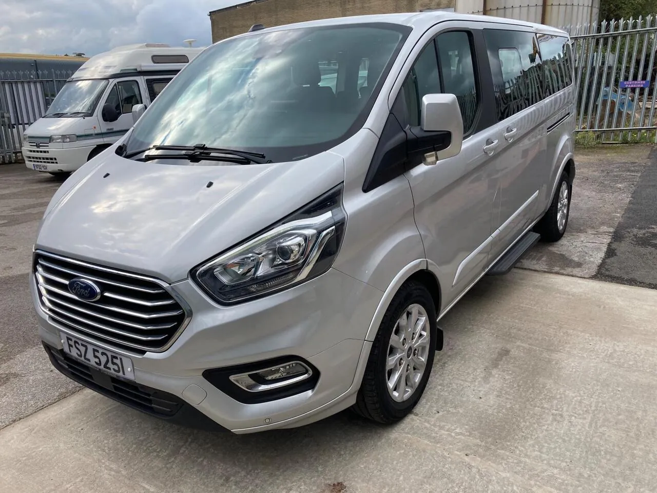 Ford Tourneo Custom 2021 photo 4