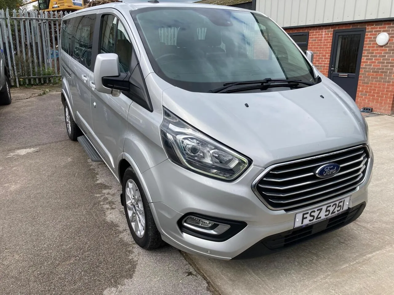 Ford Tourneo Custom 2021 photo 2
