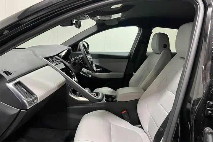 Jaguar E-Pace 2023 photo 4