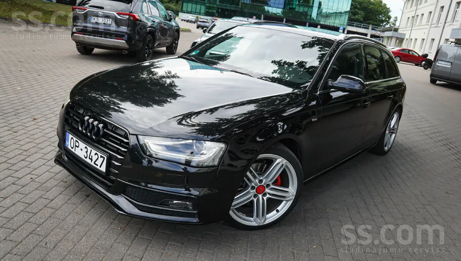 Audi A4 2014 photo 2