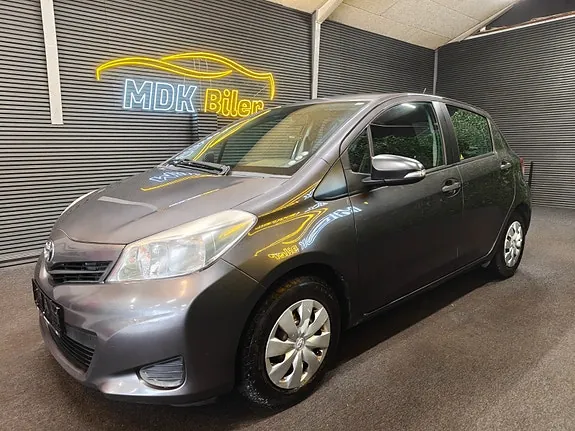 Toyota Yaris 2012 photo 2