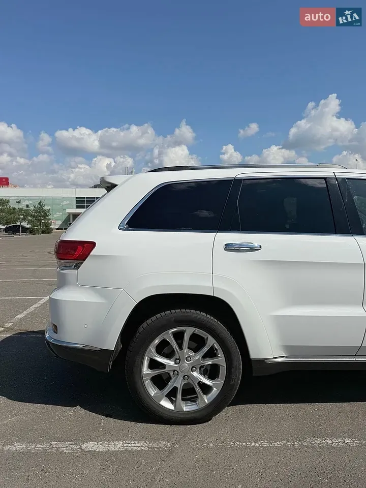 Jeep Grand Cherokee 2019 photo 2