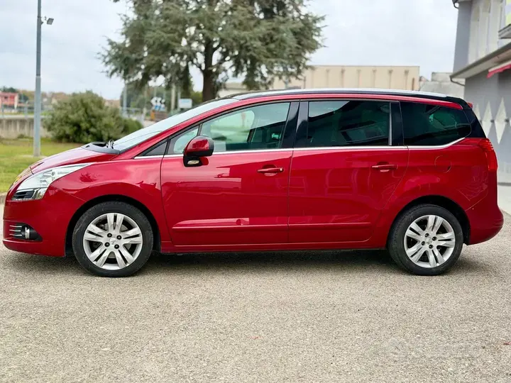 Peugeot 5008 2010 photo 4