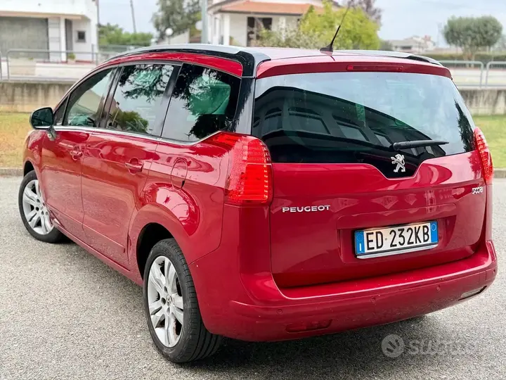 Peugeot 5008 2010 photo 5
