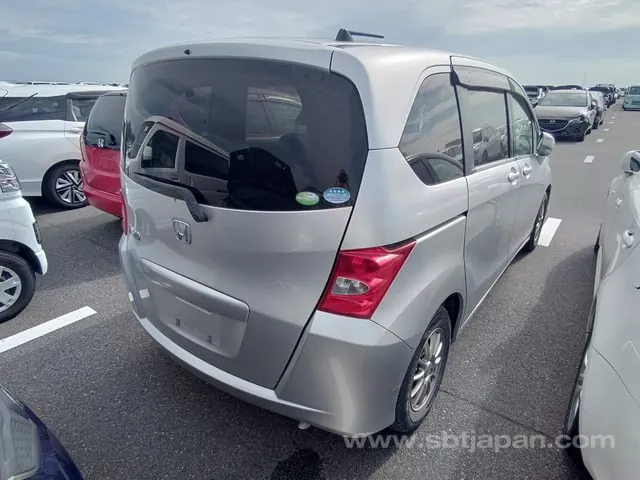 Honda Freed G 2009 photo 4