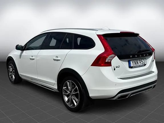 Volvo V60 Cross Country 2018 photo 5