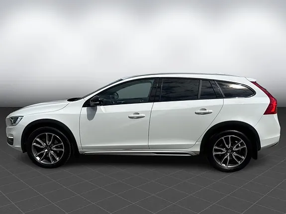 Volvo V60 Cross Country 2018 photo 4