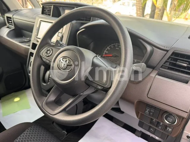 Toyota Roomy 2024 photo 5