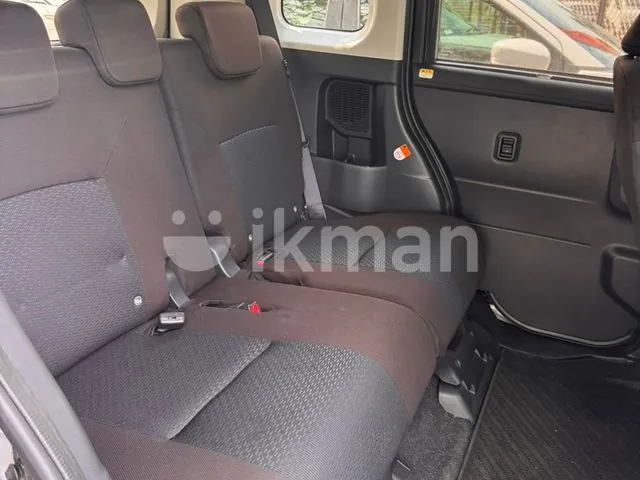 Toyota Roomy 2024 photo 4