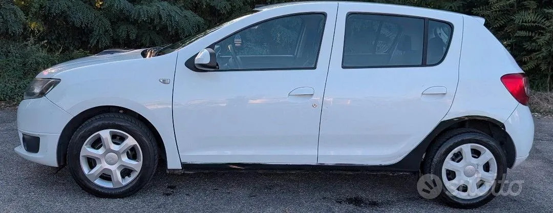 Dacia Sandero 2014 photo 2