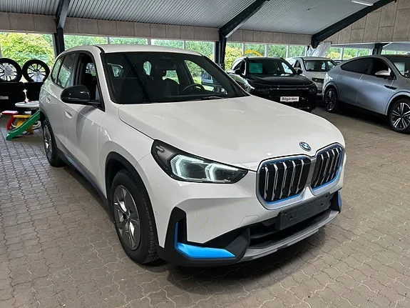 BMW Ix1 2023 photo 3