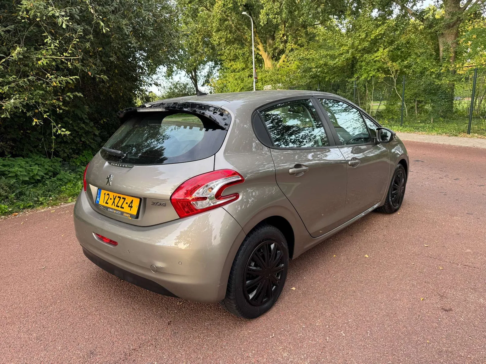 Peugeot 208 2012 photo 5