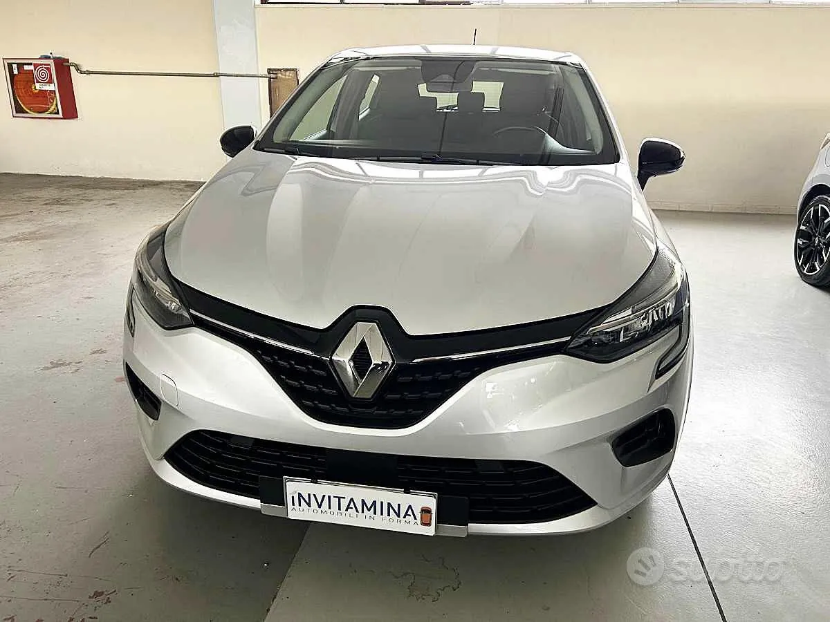 Renault Clio 2023 photo 2