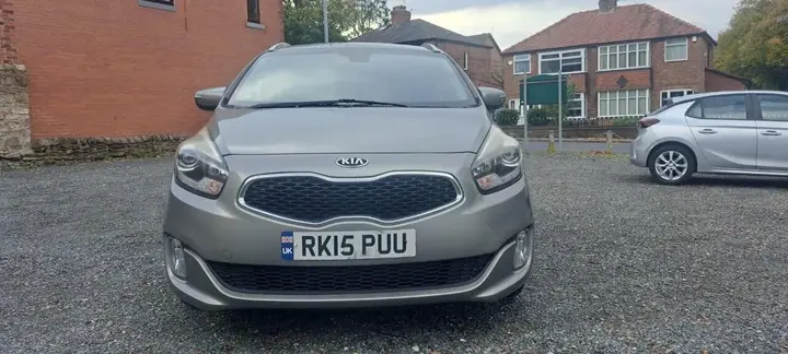 Kia Carens 2015 photo 2