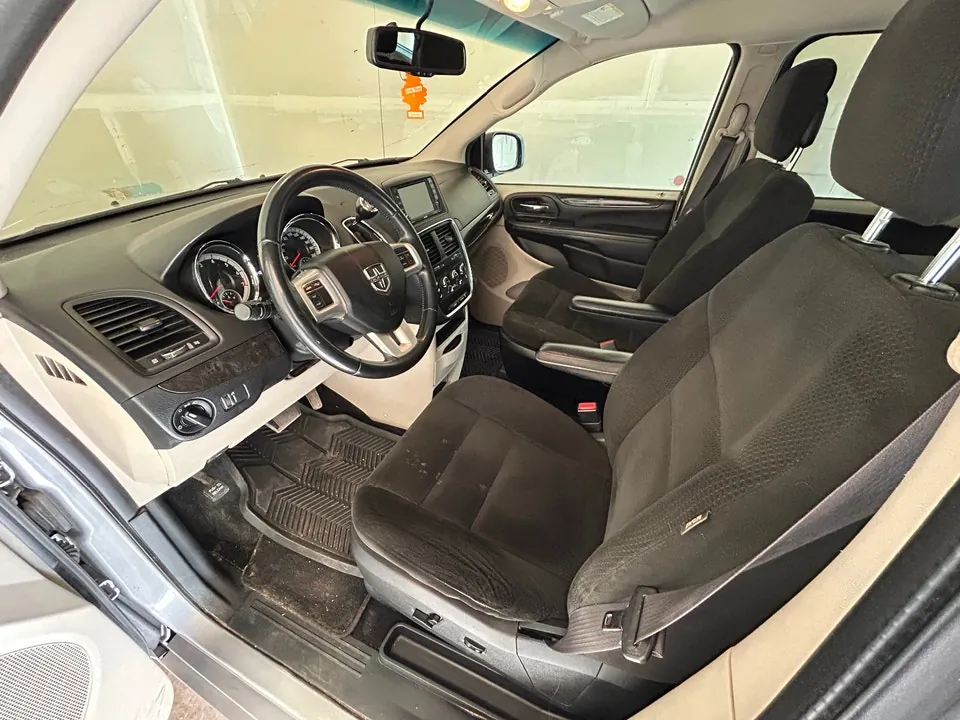 Dodge Grand Caravan 2015 photo 3