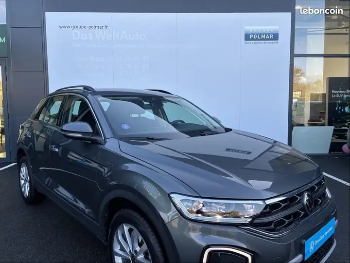 Volkswagen T-Roc 2023 photo 2