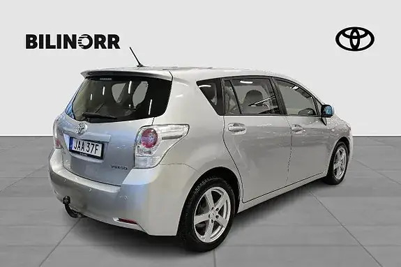 Toyota Verso 2011 photo 2