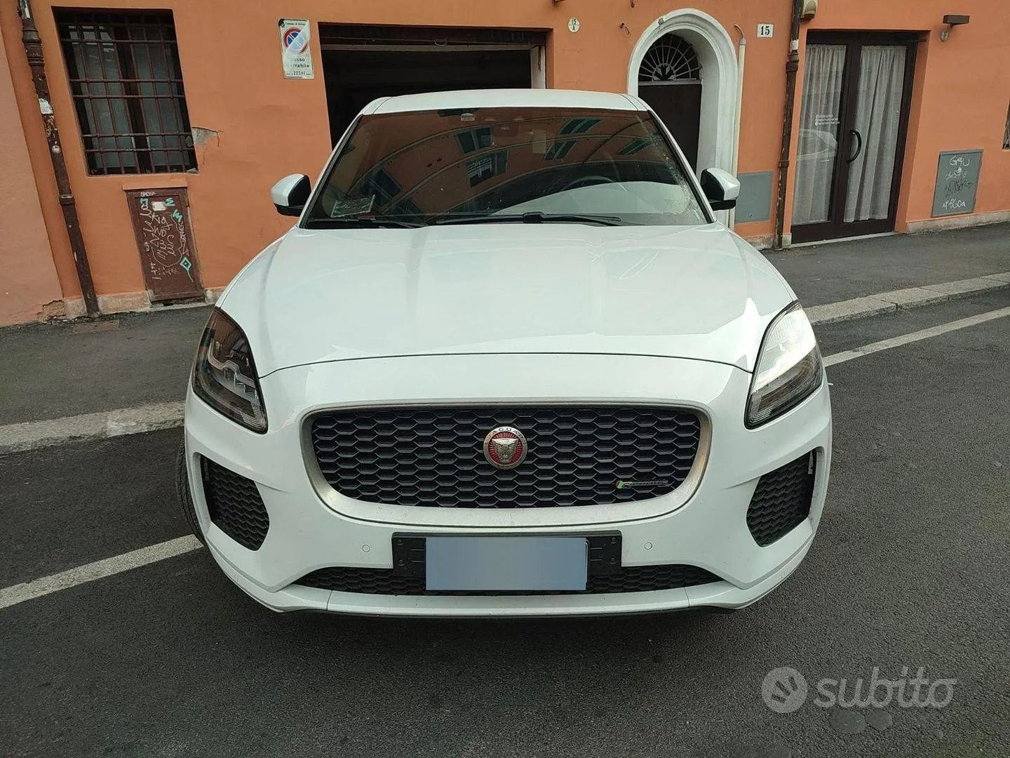 Jaguar E-Pace 2018 photo 5