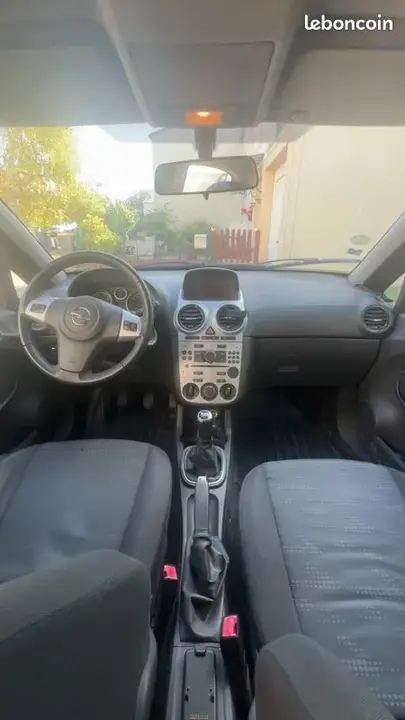 Opel Corsa 2012 photo 2