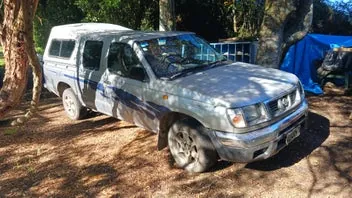 Nissan Navara 1998 photo 2