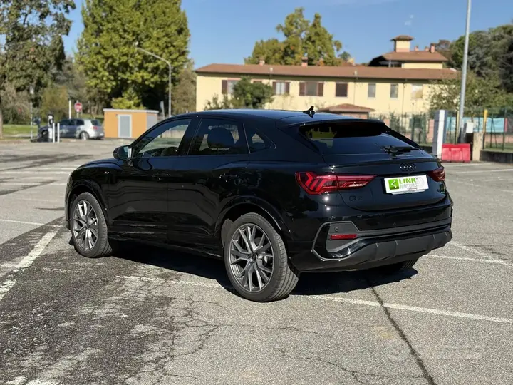 Audi Q3 2024 photo 3