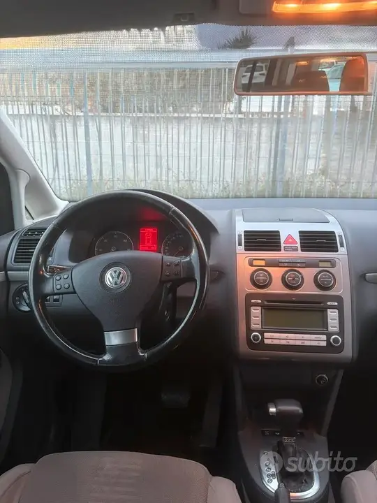 Volkswagen Touran 2008 photo 5