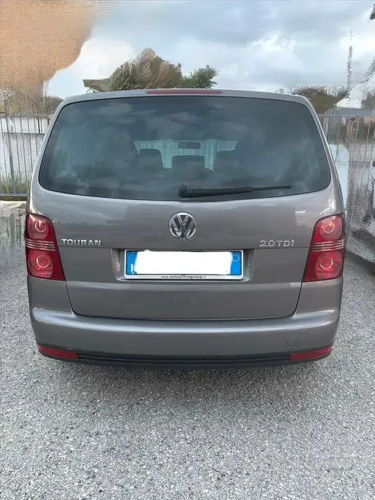 Volkswagen Touran 2008 photo 2