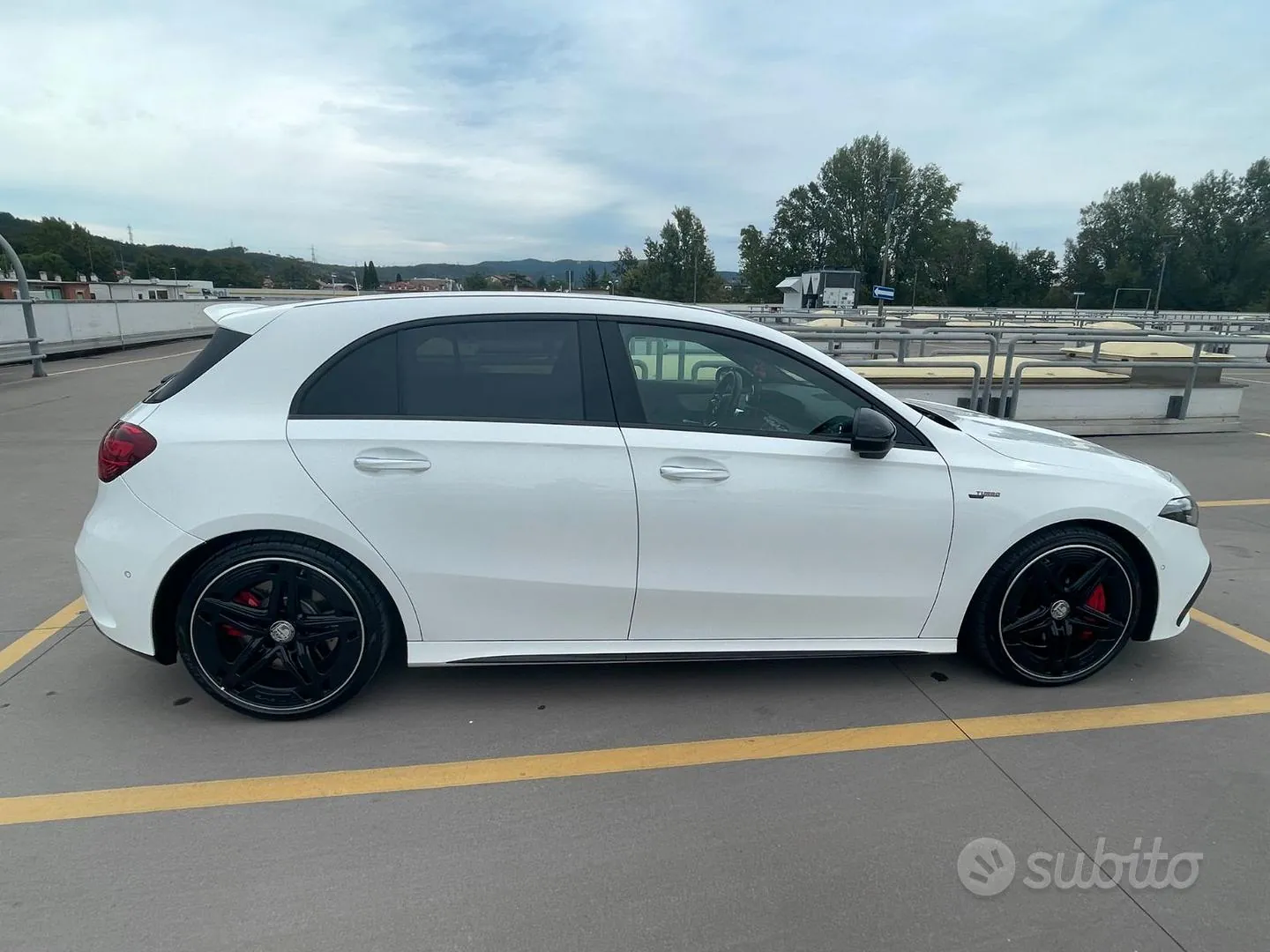 Mercedes-Benz A35 Amg 2023 photo 3